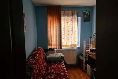 Apartament cu 4 camere în Târgu Bujor - 5