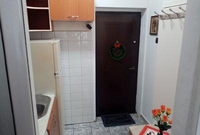 Garsonieră decomandată în Far - 4