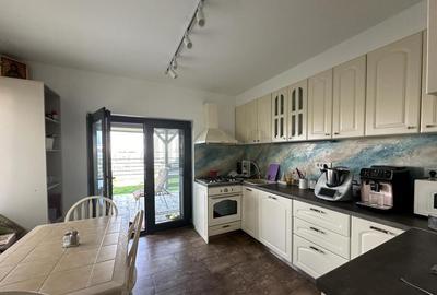 Vila 5 camere Tunari - 4