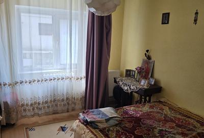 Apartament cu 4 camere decomandat în Central
