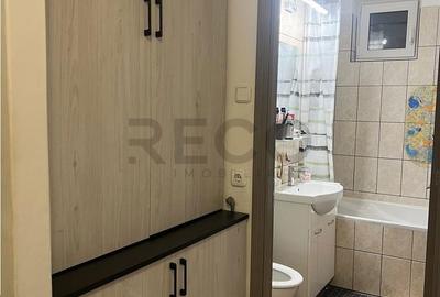 Apartament cu 4 camere decomandat în Cantemir - 9