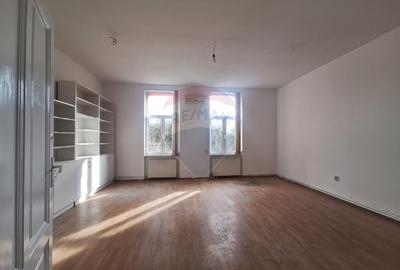 Spațiu comercial, de 15 mp, în Central - 1