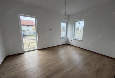 Casă cu Teren 269 Mp în Ianova - 10