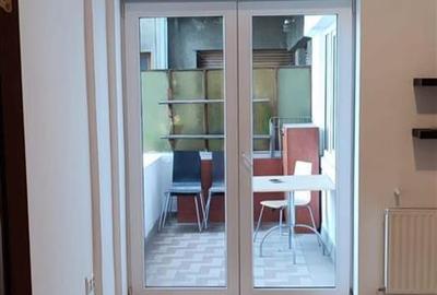 Apartament cu 4 camere semidecomandat în Central - 2