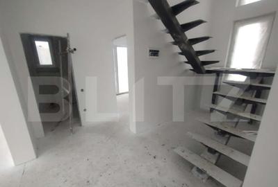 Casa 111 mp,pe 2 nivele cu 4 camere,570 mp teren,zona Valea - 15