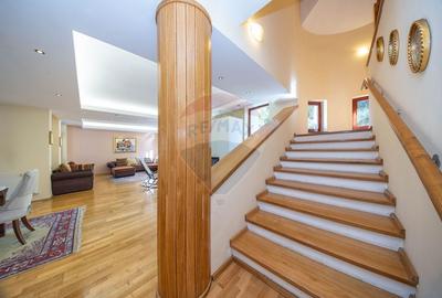 Casă individuală cu 8 camere cu Canalizare în Moieciu - 17