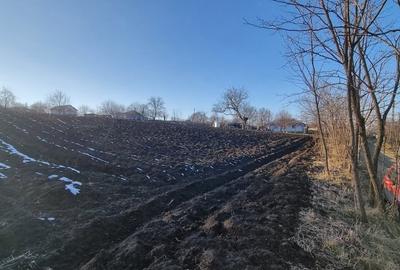 Teren Construcții intravilan de 1200 mp, în Central