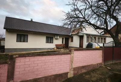 Casa de vanzare, cu 3 camere, 80 mp, 900 mp teren, Siret - 9