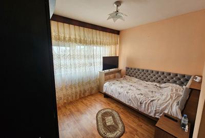Apartament cu 3 camere decomandat în Obor - 1