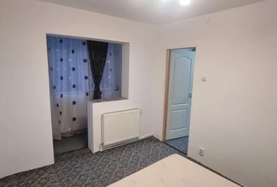 Inchiriez apartament 2 camere zona centrala micro 2, etaj 1 - 3