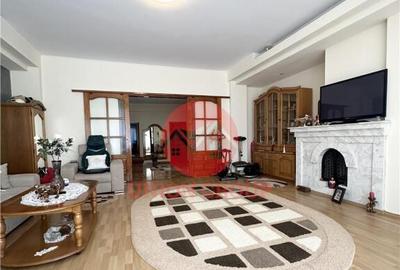 Casă cu 9 camere cu Canalizare în Faleza Nord - 2