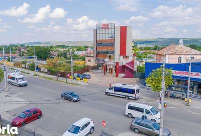 Spațiu comercial, de 1,855 mp, în Central - 4