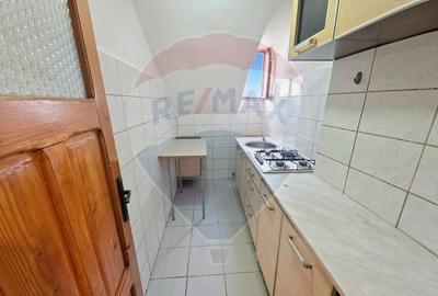 Garsoniera de vanzare in zona ultracentrala Bacau Garsoniera de vanzare in zona ultracentrala Bacau - 4