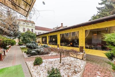 Casă cu 7 camere cu Teren 1855 Mp în Central - 7