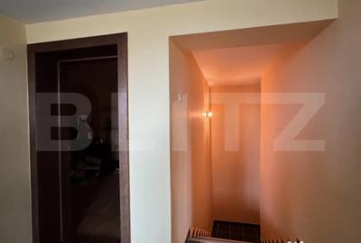 Casă cu 7 camere cu Teren 230 Mp în Central - 3