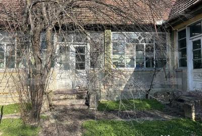 Casă cu 5 camere cu Teren 500 Mp în Central
