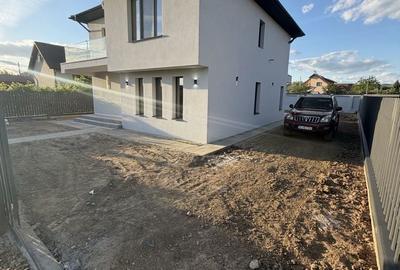 Casă cu 4 camere în Racovița - 2