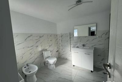 Casă cu 3 camere cu Teren 480 Mp în Roman - 2