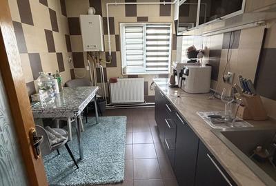 Apartament cu 3 camere decomandat în Central - 2