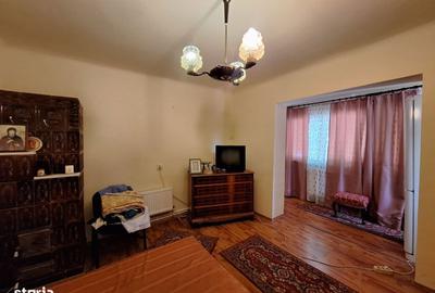 Casă cu 6 camere cu Teren 1000 Mp în Frumușani - 4