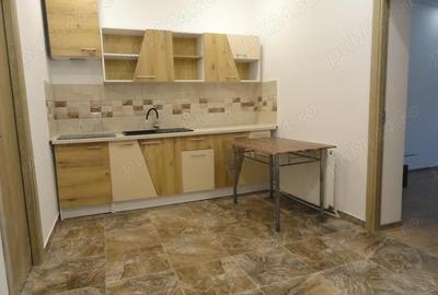 Apartament cu 3 camere semidecomandat în Central - 6