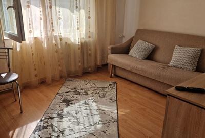 Apartament cu 3 camere semidecomandat în Central - 1