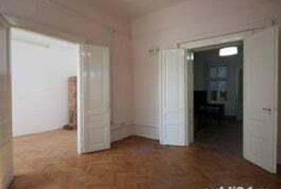 Spatiu birou 5 camere de inchiriat, Piata Maria - 2