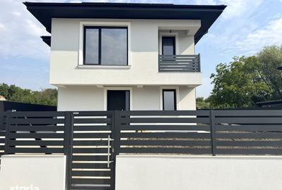 Casă cu 4 camere cu Teren 470 Mp în Miroslava