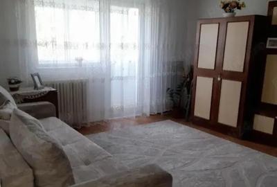 Apartament cu 3 camere decomandat în Burdujeni