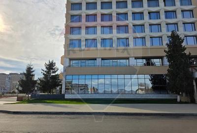 Spatiu comercial de inchiriat in zona centrala a mun Onesti - 1