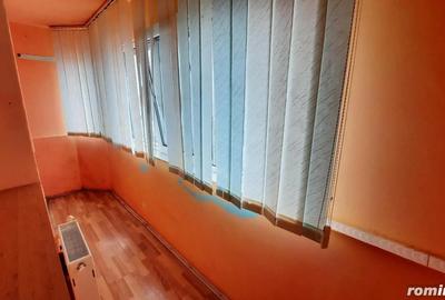 Garsonieră decomandată în Central