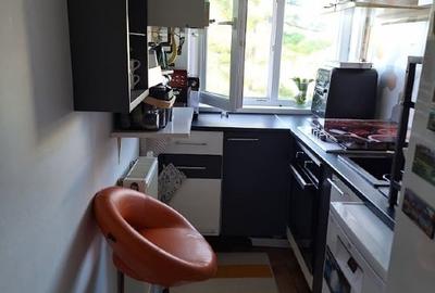 Apartament cu 4 camere semidecomandat în Girocului - 1