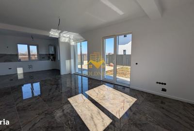 Casă cu 4 camere cu Teren 470 Mp în Jucu - 1