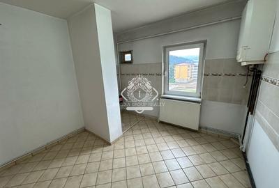 Apartament 3 camere, decomandat, 76mp, in zona Grui - 2