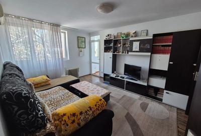 Apartament cu 3 camere semidecomandat, mobilat în Titan - 1