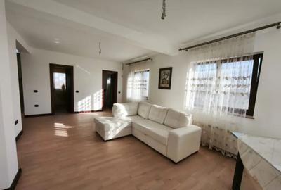 Casă cu 5 camere cu Teren 1792 Mp în Mitocu Dragomirnei - 18