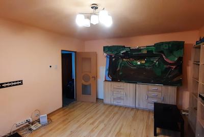 3 camere decomandate, 2 grupuri sanitare - 9