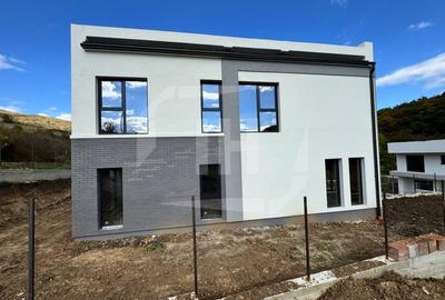 Casa Individuala finalizata, 2 garaje. zona Roata Faget - 4