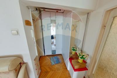 Apartament cu 3 camere de vanzare Str. 1 Mai - 2