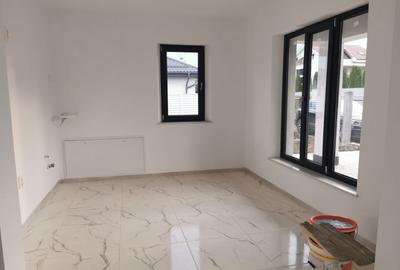 Casă cu 3 camere cu Teren 130 Mp în Vânători