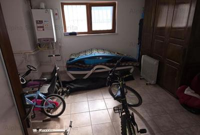 Casă cu 5 camere cu Teren 673 Mp în Central - 2