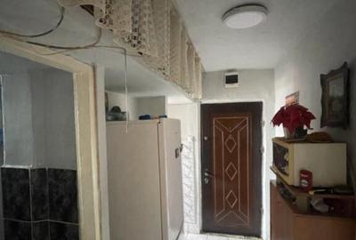 Apartament de vanzare, cu 2 camere, semidecomandat, 39mp, zo - 2