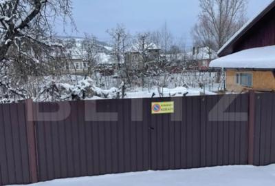 Casă cu 3 camere cu Teren 1700 Mp în Central - 1