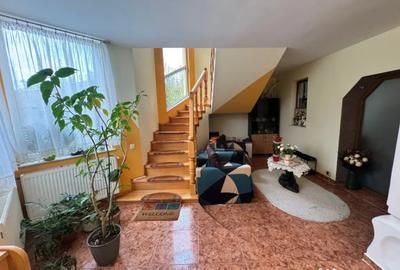 Casă cu 5 camere cu Teren 1310 Mp în Central - 2