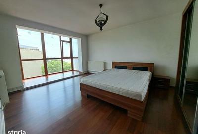 Apartament cu 3 camere decomandat în Micro 5 - 8