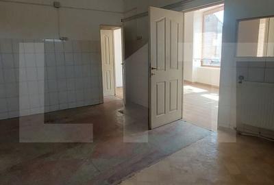 Spațiu comercial, de 88 mp, în Central - 3