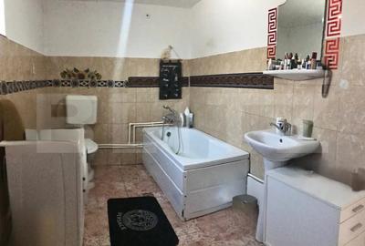 Casă cu 4 camere cu Teren 1200 Mp în Central - 4
