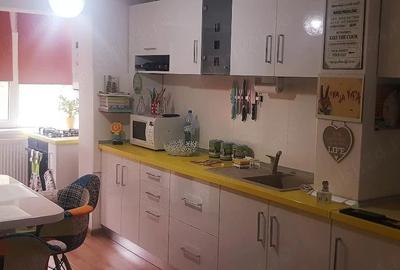 Apartament cu 3 camere decomandat, mobilat în Aradului - 1