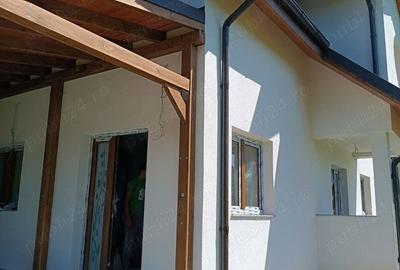 Casă cu 4 camere cu Teren 1144 Mp în Precista - 10