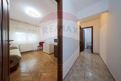 Apartament nou renovat, 3 camere, 2 bai, strada Paraului! - 15